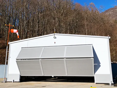 Авиационный ангар 15 x 14 x 7 м для базирования и обслуживания частного вертолета — фото 3